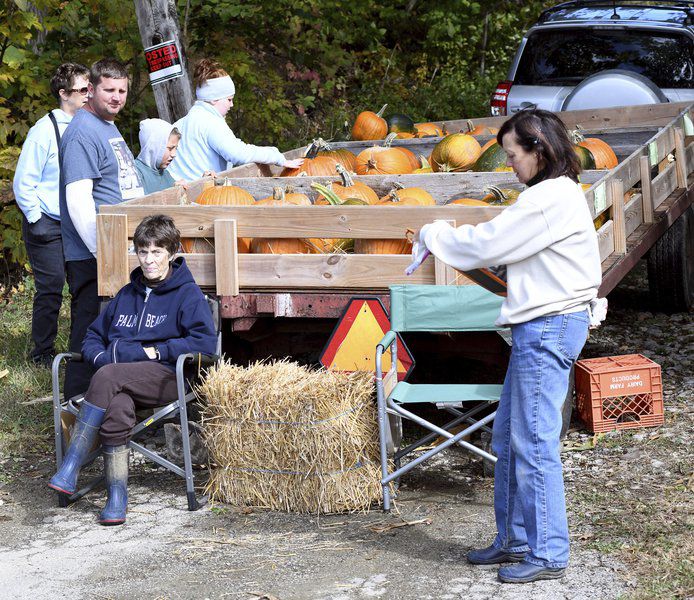 Covered bridges draw hundreds to area